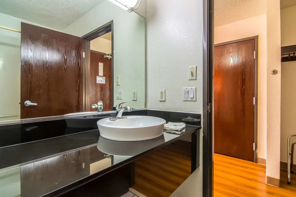 Motel 6-Dallas, TX - North - Richardson