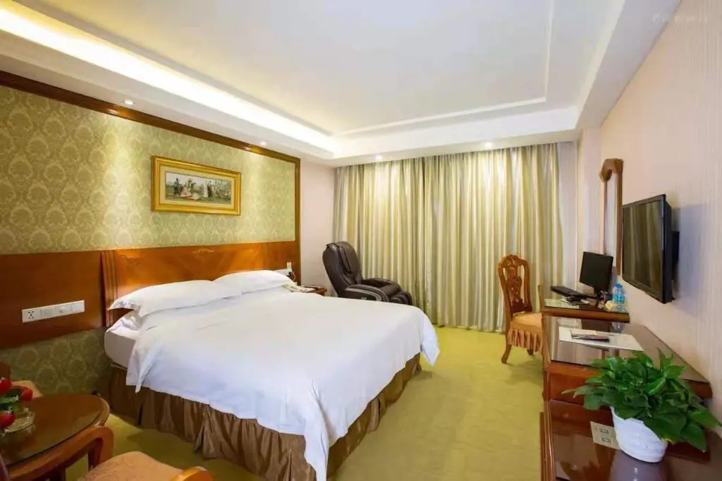 Vienna Hotel Guangdong Huizhou Maidi South Road