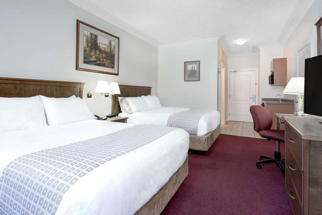 Holiday Inn Victoria - Elk Lake by IHG