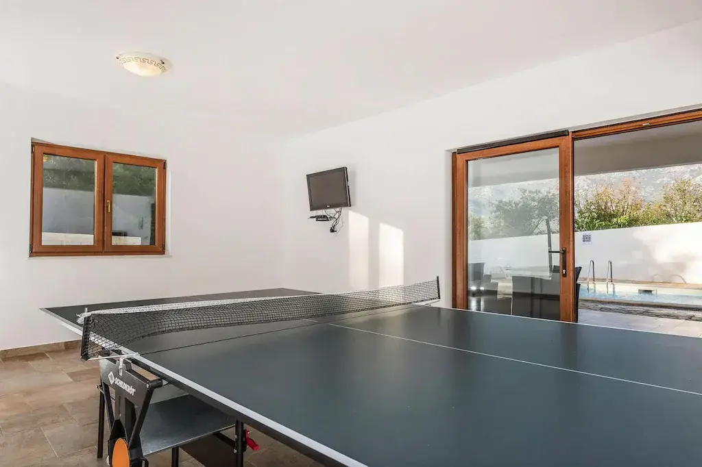 Villa in Rovanjska with Sea Views & Pool
