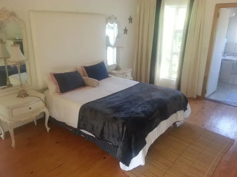 Bird watchers paradise, peaceful chalet in shaded resort