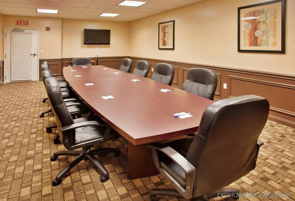 Holiday Inn Express Hotel & Suites Wichita Airport by IHG