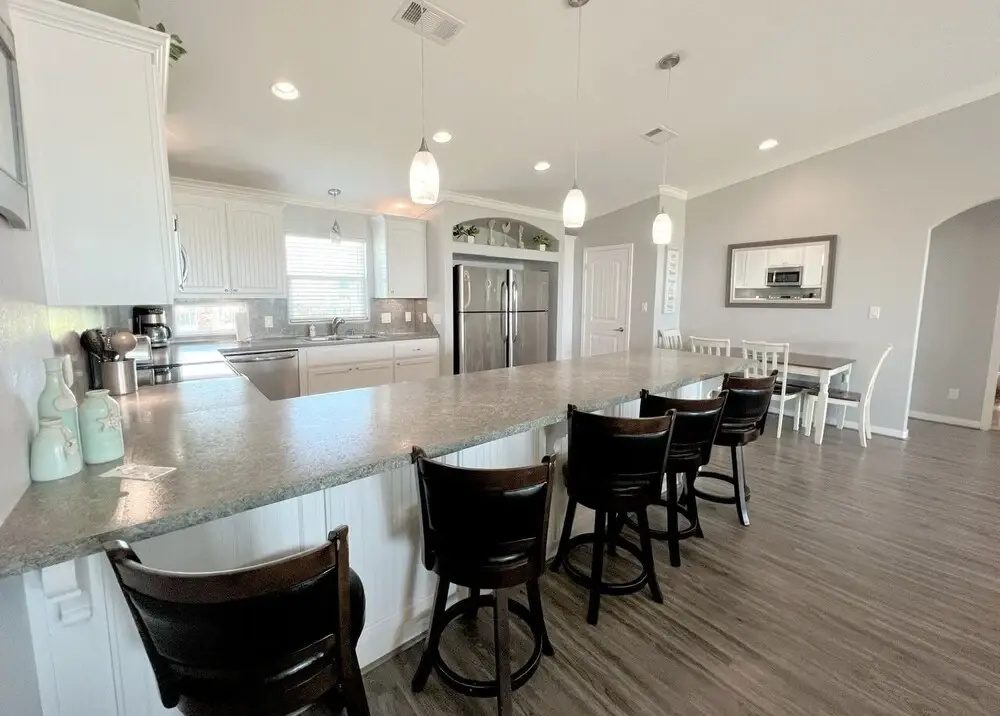 Beaches Be Trippin' 4 Bedroom Home by RedAwning