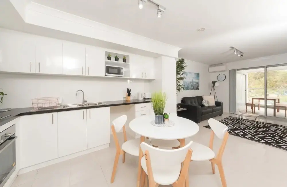 Lakeview Suite 05