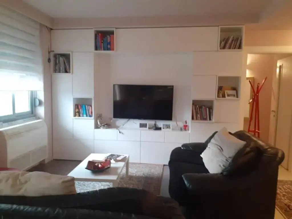 Lake View Apartment