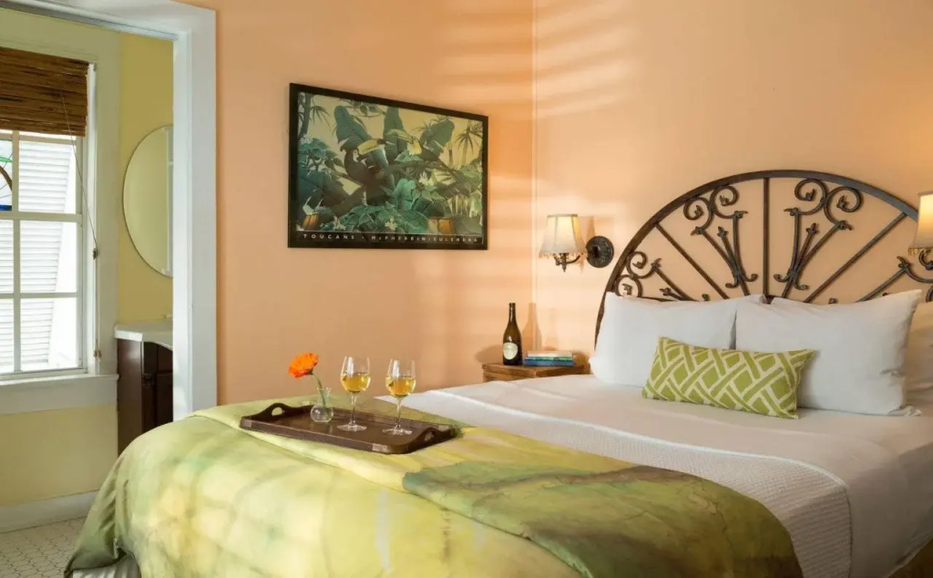 Tropical Inn