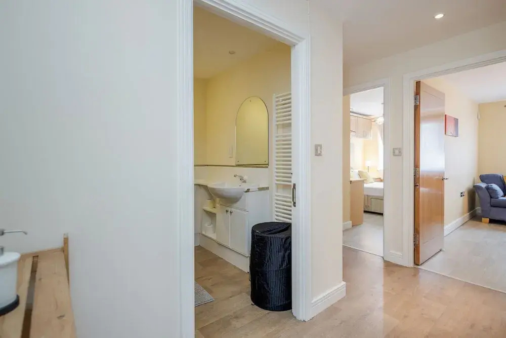 Settlers court - London Docklands East India Quays by ASH Cosy Apartments