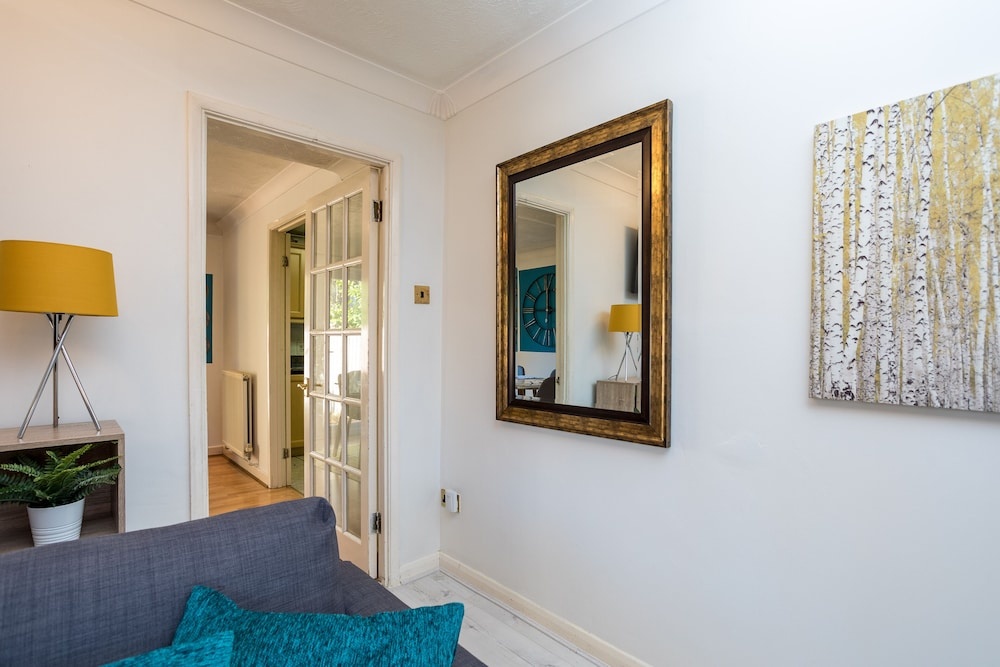 Oscar Owen - Graveney House