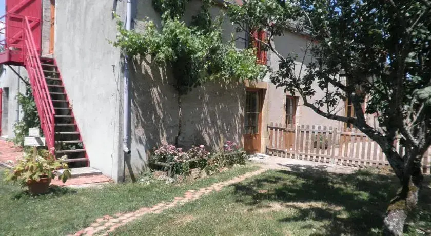 La Croix De Pierre