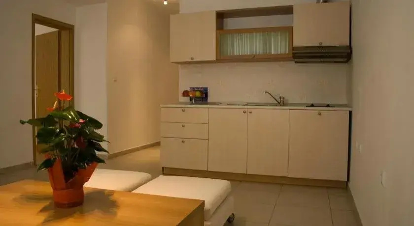 Sunny House Apart Hotel