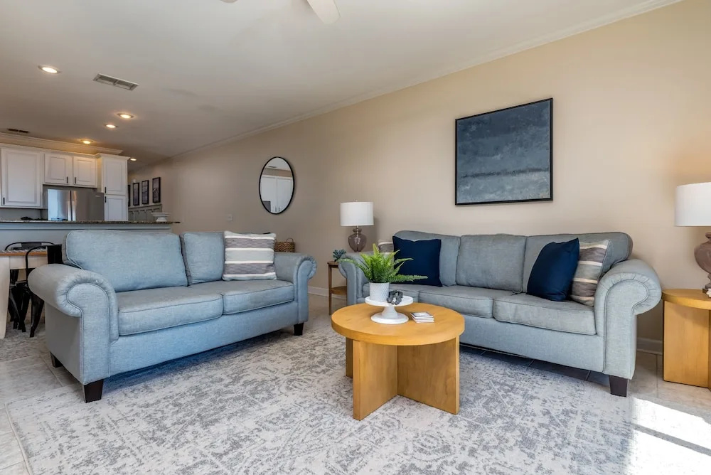 Rambl One - Gulf Facing - Beach Club Amenities Including Two Pools And A Boardwalk! Recently Remodeled And Refurnished 3 Bedroom Condo by RedAwning
