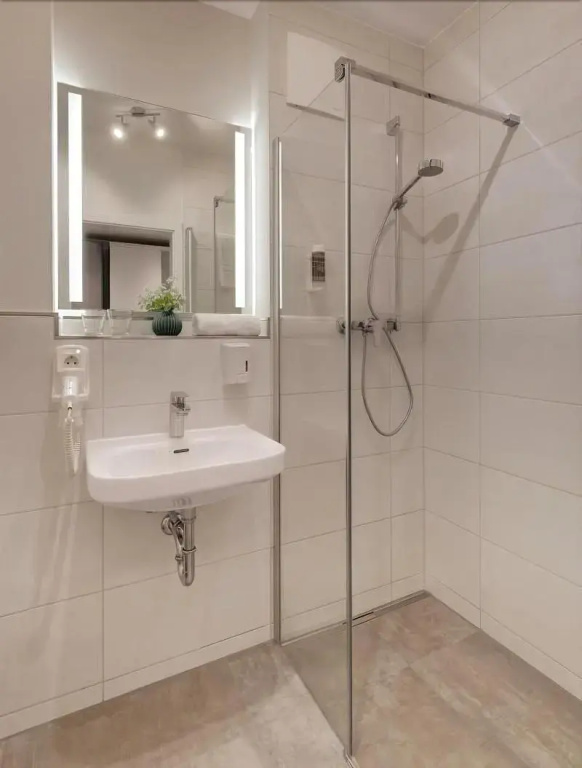 Amper Art Hotel