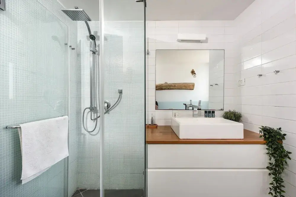 Modern Loft Retreat with Rooftop by Sea N Rent