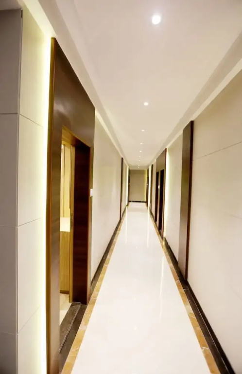 Hotel Sa Residency