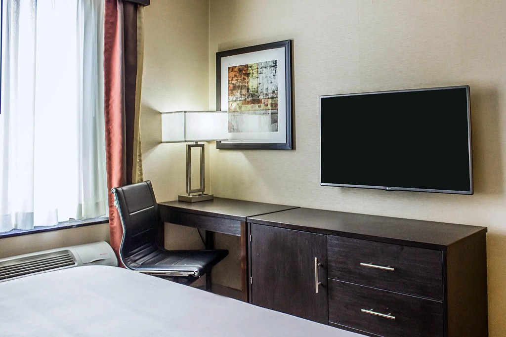 Pitkin Hotel