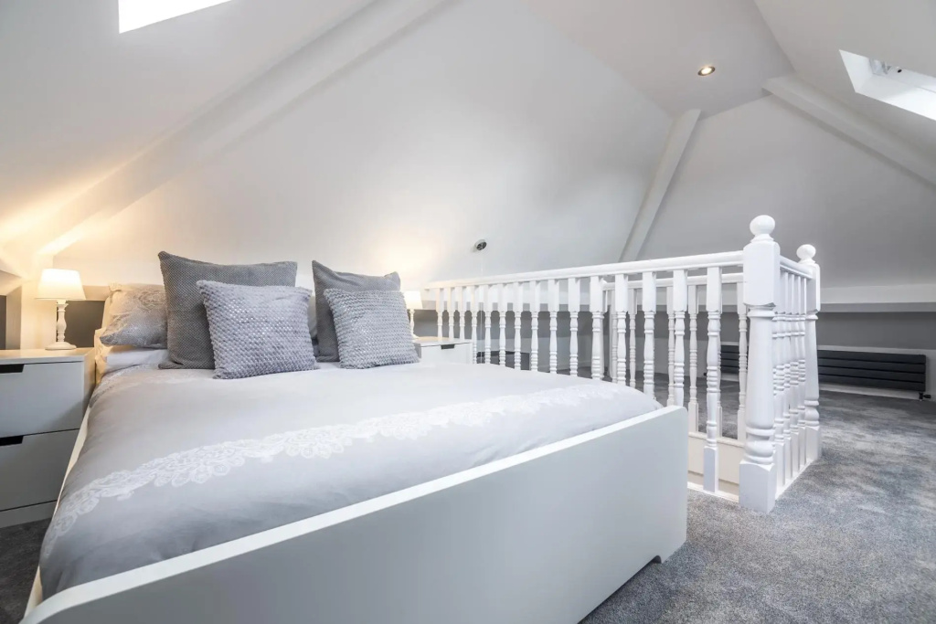 Mayfield House - 4 Bedroom House - Tenby