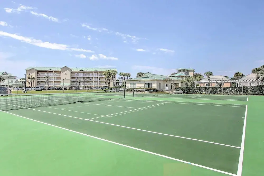 Beach & Pool Access: Family-friendly Miramar Condo