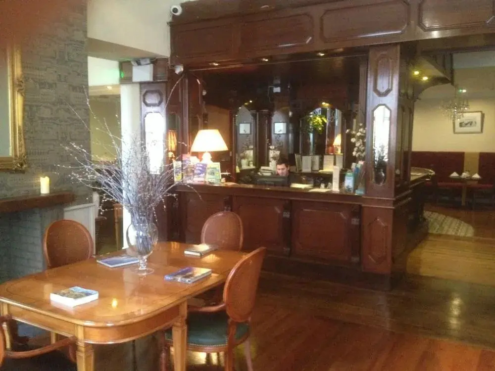 Barry's Hotel