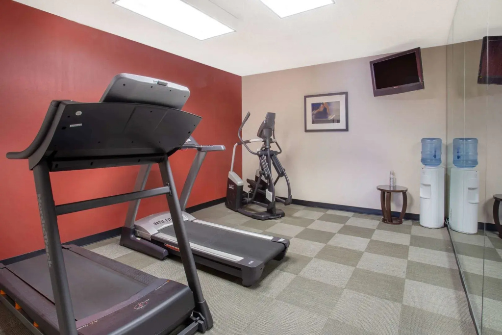 Holiday Inn Express & Suites Phoenix - Midtown, an IHG Hotel