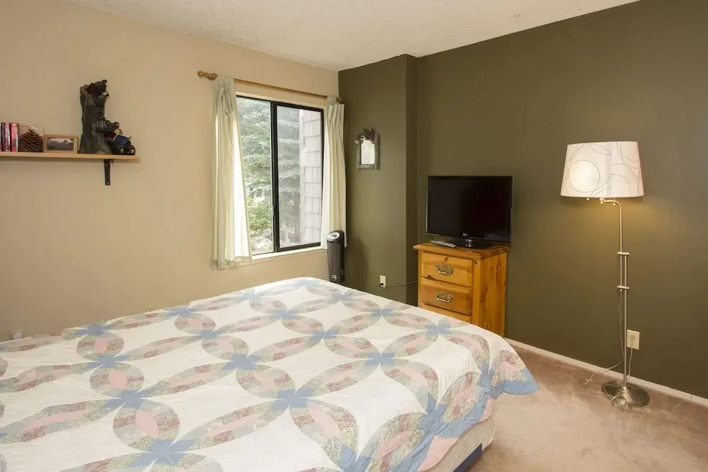 Summit #217 - A Couples Getaway Dream!