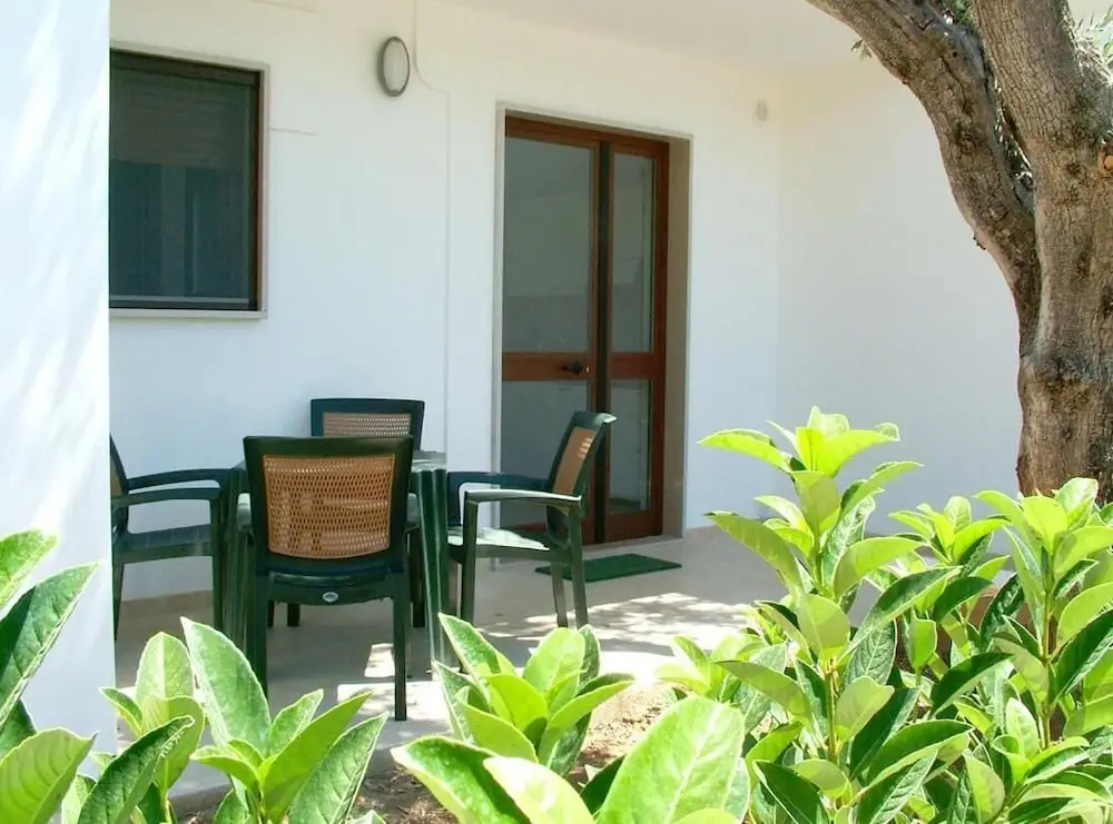 Ferienwohnung ulivo mit Pool und Privatstrand