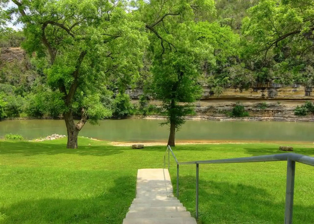Rivendell RG 208 in Canyon Lake