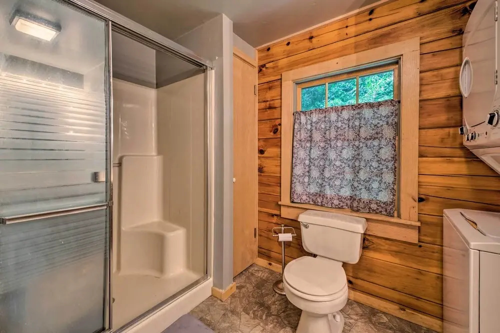 Secluded Waynesville Cabin: Deck, Grill & Fire Pit