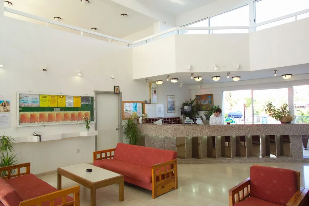 Pola Costa Beach Hotel Apartment
