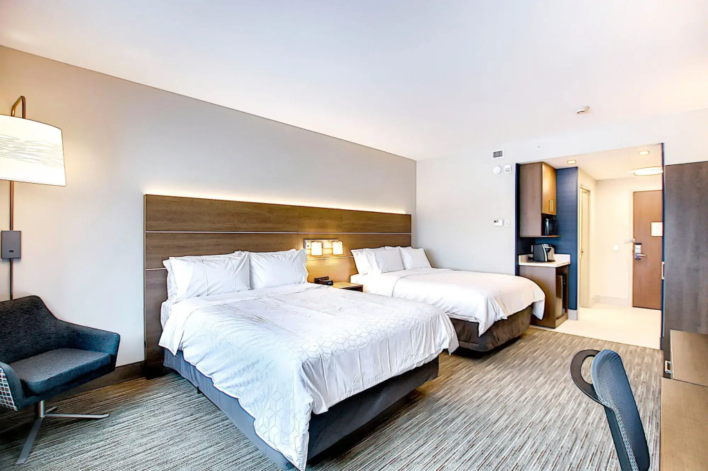 Holiday Inn Express & Suites - Calgary Airport Trail NE by IHG