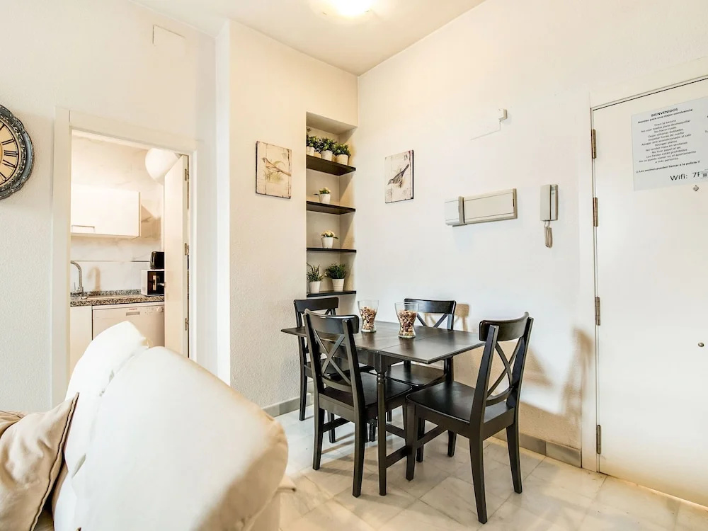 Comfy Holiday Home in Seville near Town Center