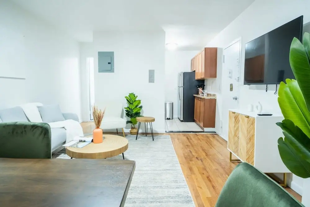 49-4a Prime Midtown Newly 2BR WD