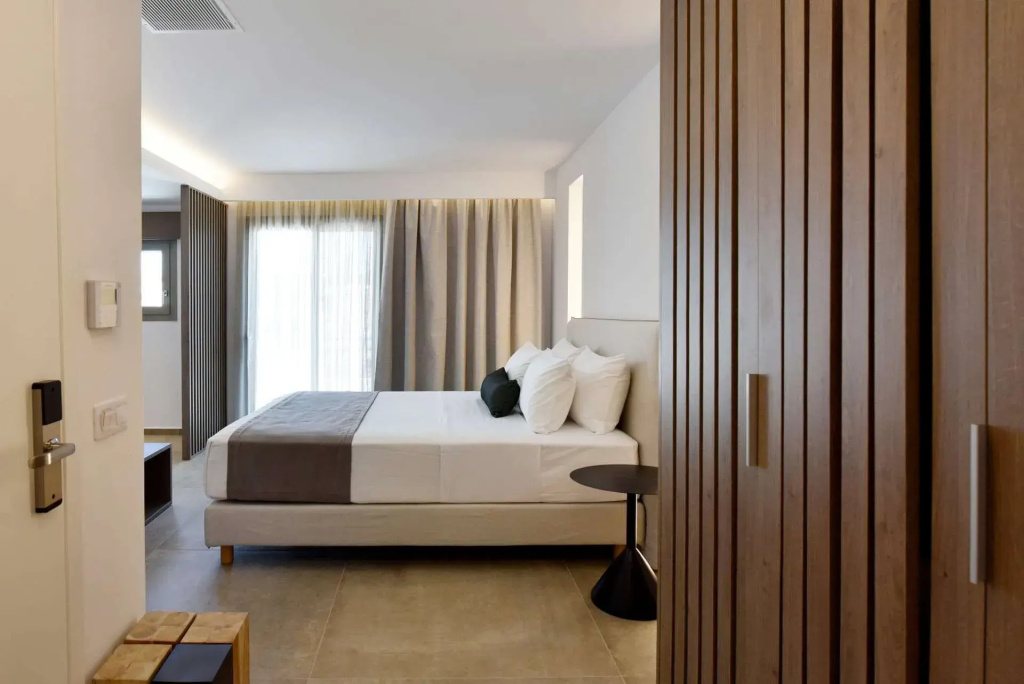 Anais Milos Suites