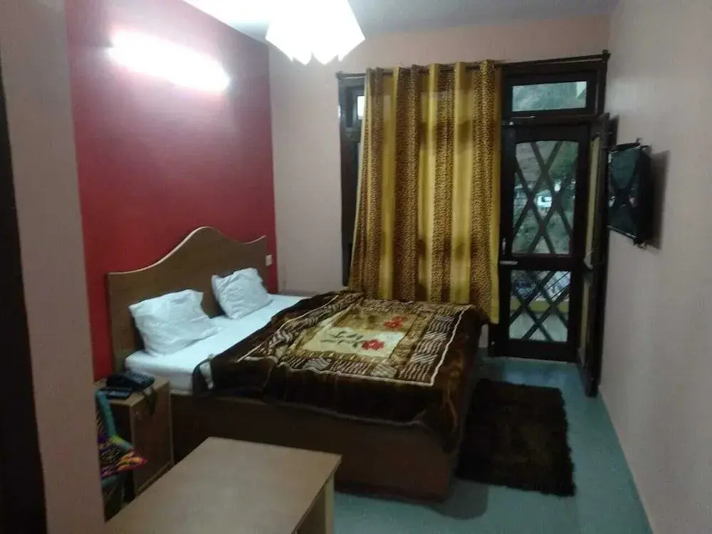 ADB Rooms Hotel Devine Point, Shimla