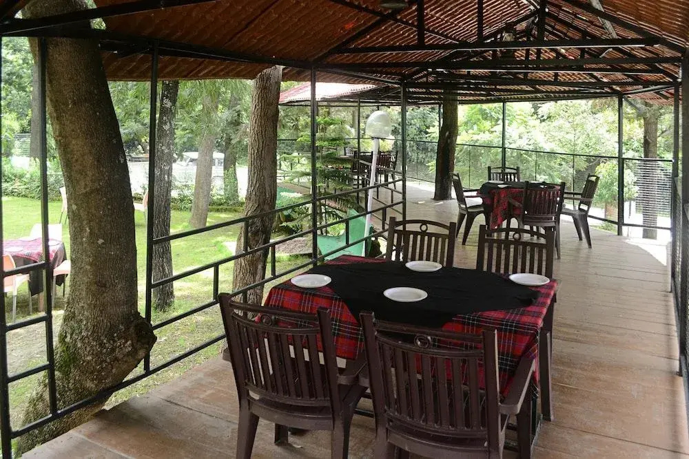 OYO 22122 Hotel Falcon Crest