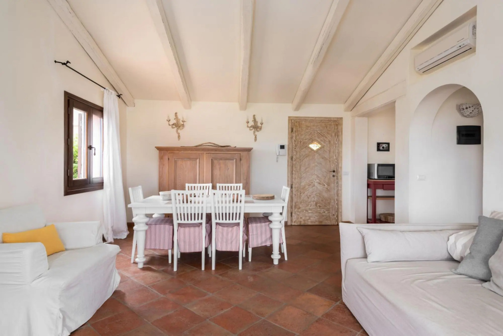 Apartment has a double bedroom with sea view, a bathroom with a shower, large living room with sofa--MOLARA 3_PP