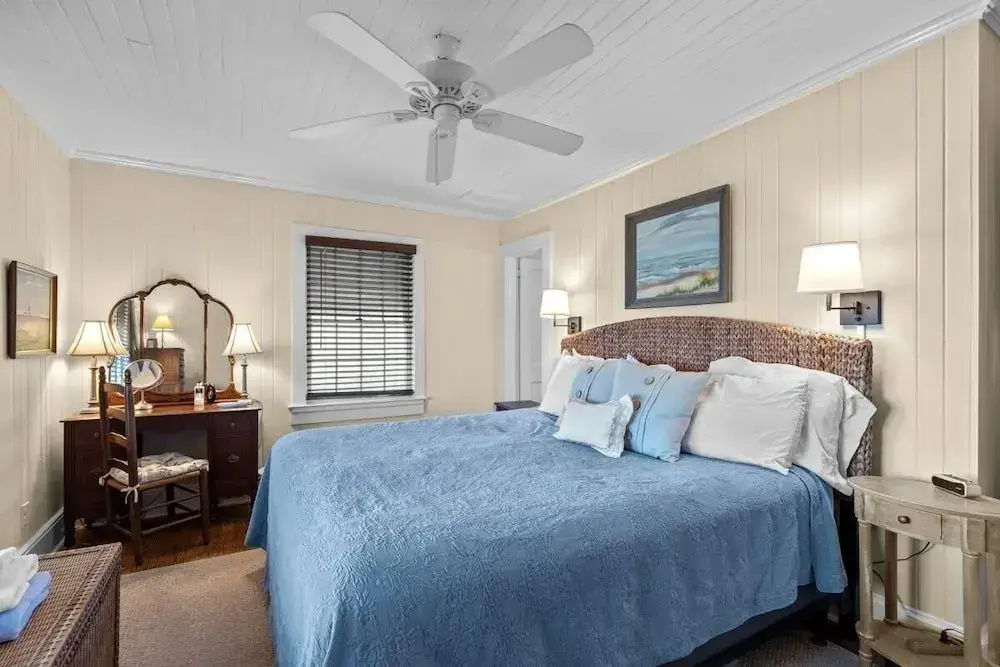 Sutton Cottage 5 Bedroom Home
