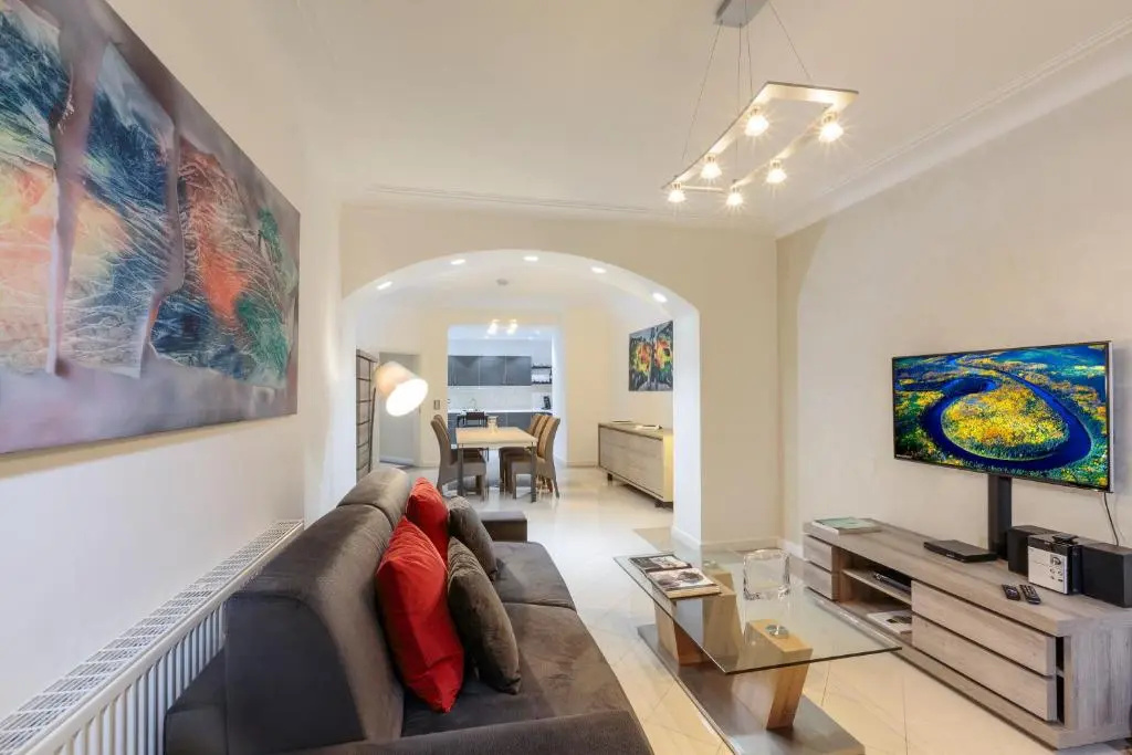 The Queen Luxury Apartments - Villa Cortina