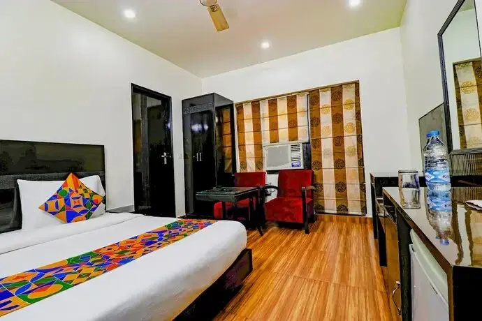 Fabhotel La Ola