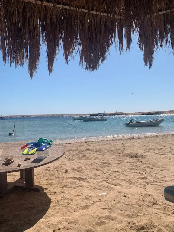 3-bed Sleeps 6 With Sea View & Free Parking