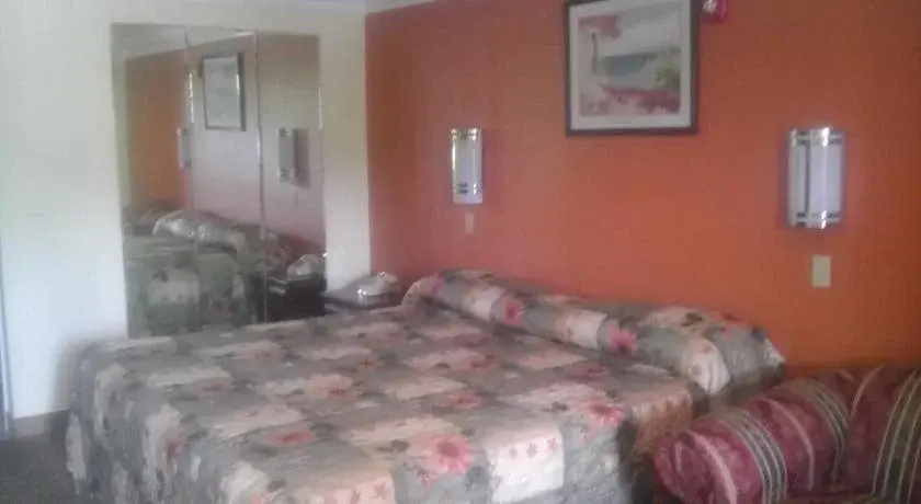 Tweetys 9 Diamond Inn