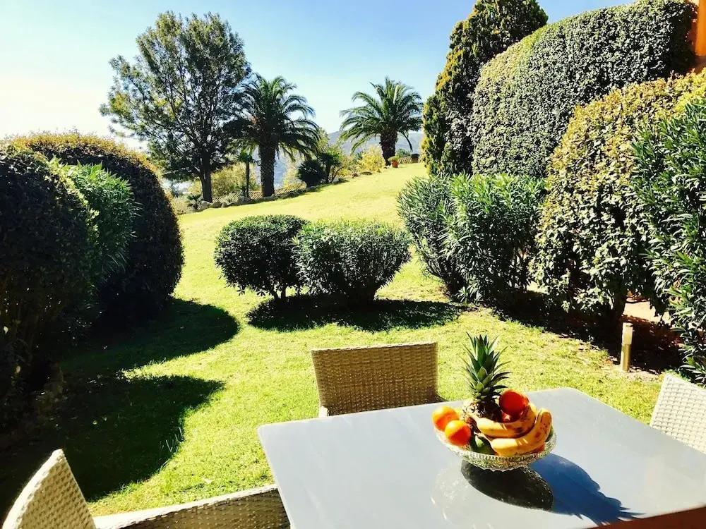 Villa Santa Giulia, vue panoramique sur la mer, 900m de la plage