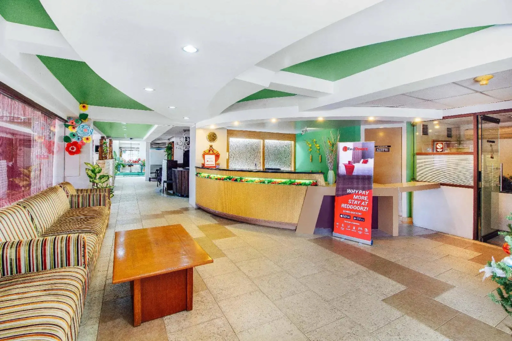 RedDoorz Plus near Mango Avenue Cebu