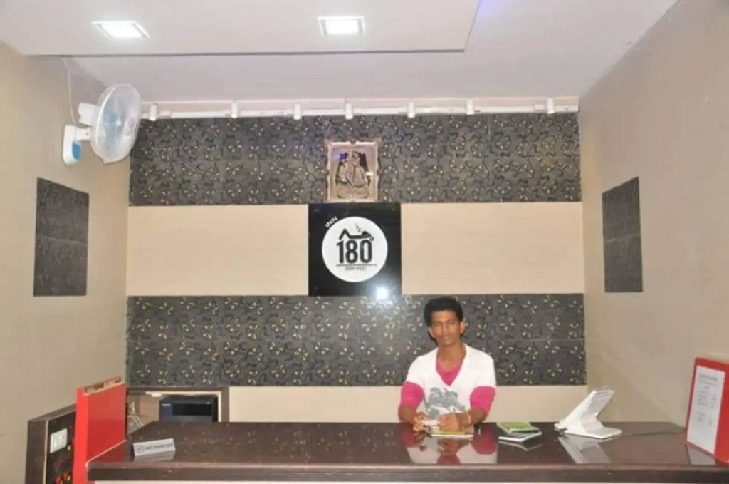Hotel 180 Degree