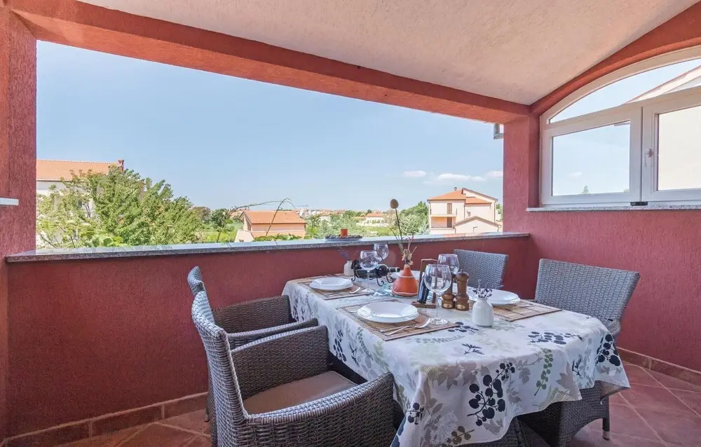 Five-Bedroom Holiday Home In Fazana