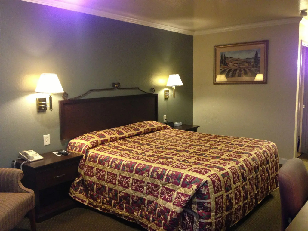 Gilroy Inn