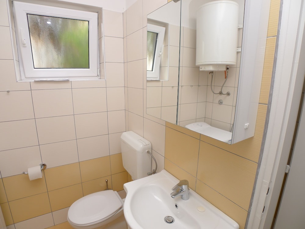 Apartment for six Persons With Three Bedrooms and Internet