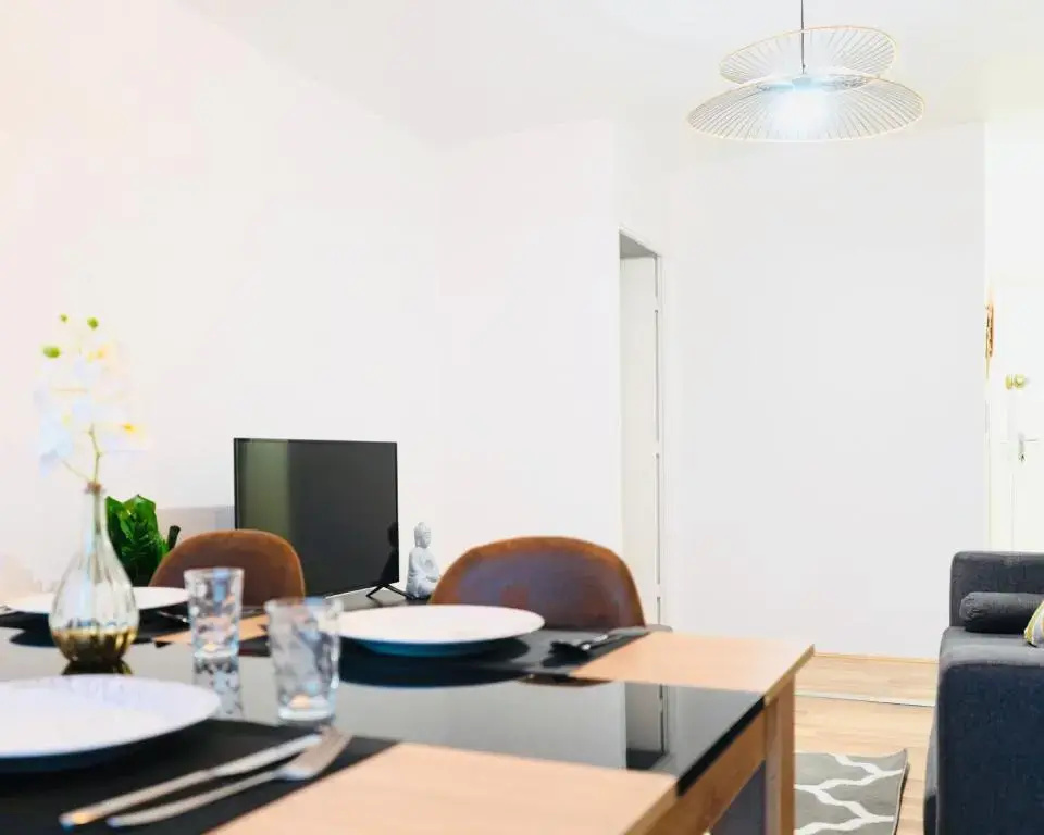 Bella Luna III - Elégant appartement centre ville - Parking gratuit - Wifi ultra rapide-Appareil Massage-Netflix-Jeu société