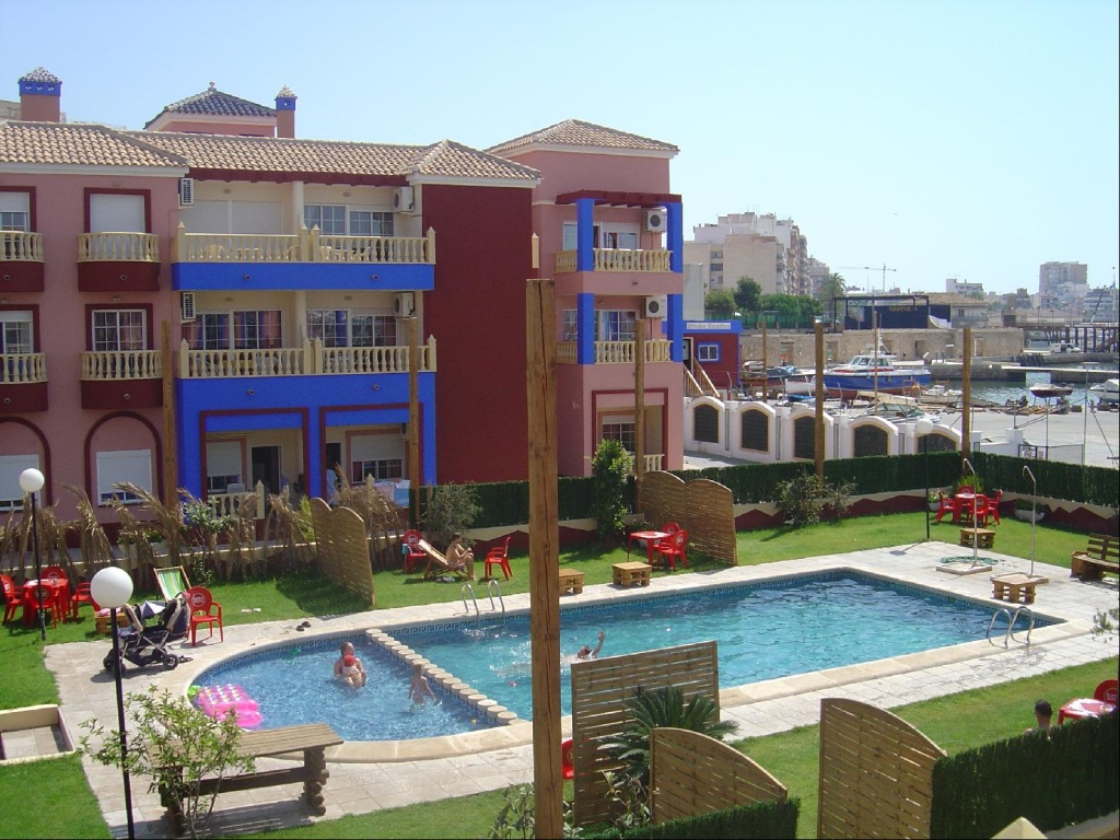 Apartamentos Marina Port