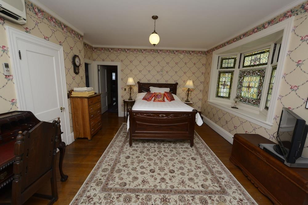 Munroe Inn Boutique Hotel