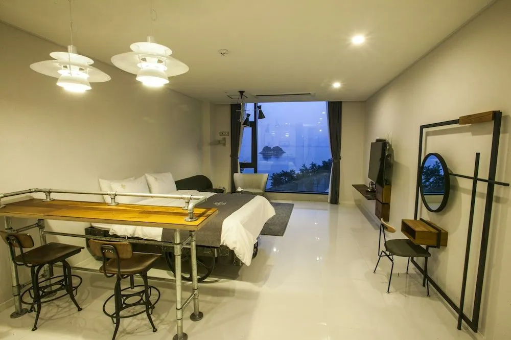 Yeosoo Art Land